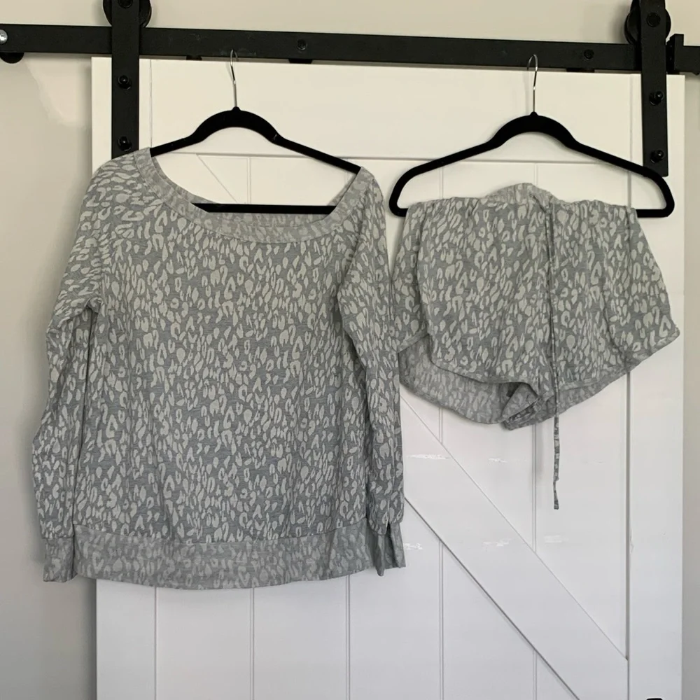 Kittenish Gigi grey leopard lounge set, size S. Never worn! - Picture 4 of 4